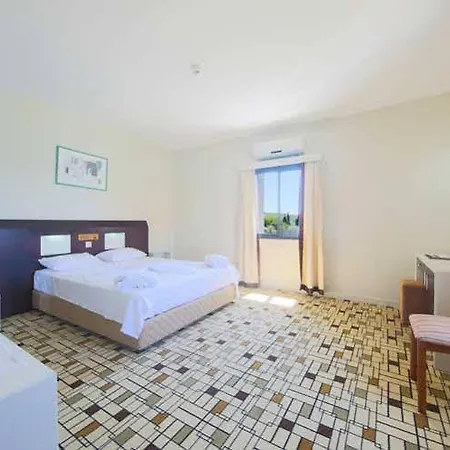 Ξενοδοχείο Medis 4*