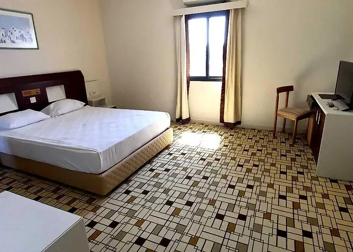 Medis Hotel 4*