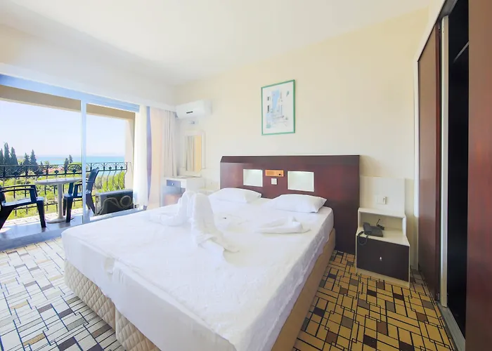 Medis Hotel 4*